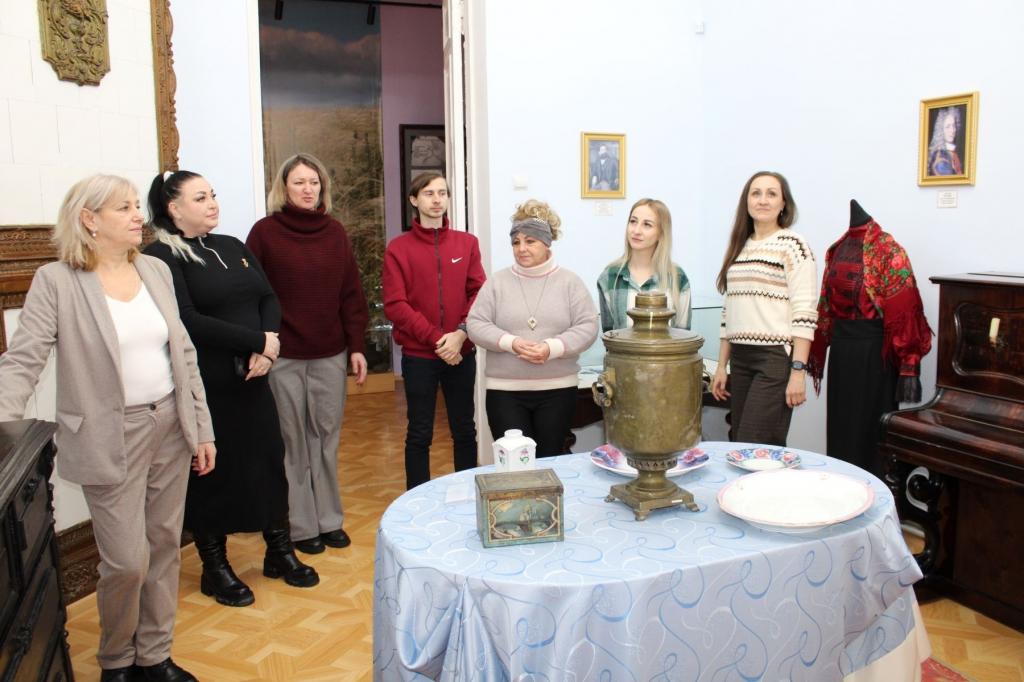 В МУЗЕЙ ВСЕМ КОЛЛЕКТИВОМ